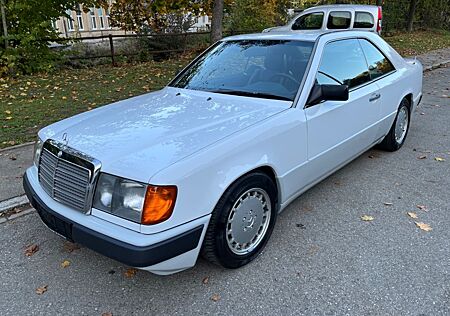 Mercedes-Benz CE 300 300CE W124 1.Hand orig. 97.850KM H-Zul. SSD