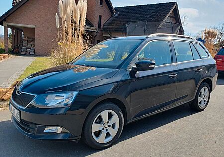 Skoda Fabia 1.0l TSI 70kW Ambition Combi - TÜV NEU