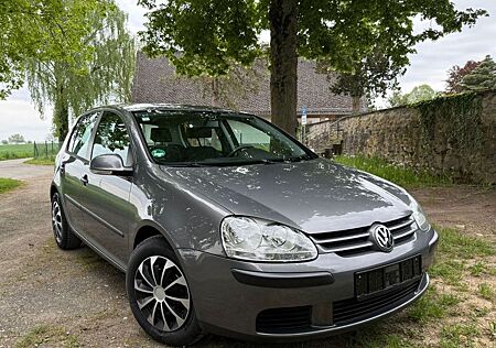 VW Golf Volkswagen V Lim. Trendline