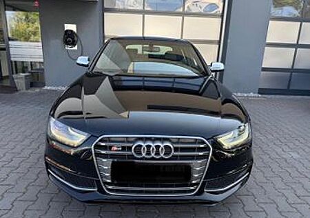 Audi S4 3.0 TFSI S tronic quattro -