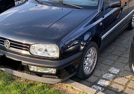 VW Golf Volkswagen 1.8 Cabrio 90 PS