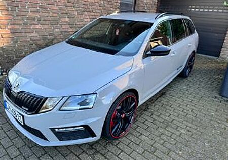 Skoda Octavia 2.0 TSI DSG RS Combi RS