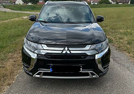 Mitsubishi Plug in Hybrid Outlander Plug-in Hybrid Outlander 2.4 MIVEC PLUG-IN H...