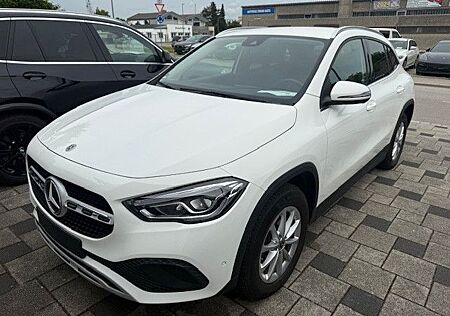 Mercedes-Benz GLA 250 e DCT Style LED ParkPaket Navi SitzHzg