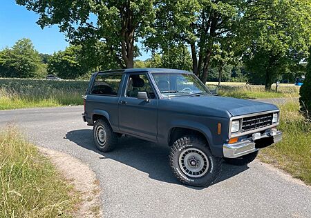 Ford Bronco 2.8 4x4 H-Zulassung mit Raptorlack