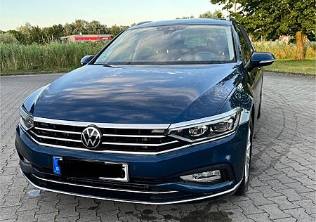 VW Passat Variant Volkswagen 2.0 TDI SCR DSG Elegance Vari...