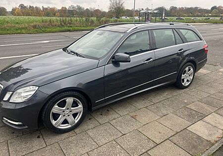 Mercedes-Benz E 220 CDI T BlueEFFICIENCY AVANTGARDE 7 SITZ