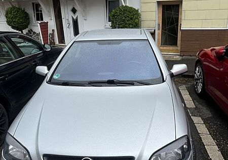 Opel Astra Coupé 2.2 16V -