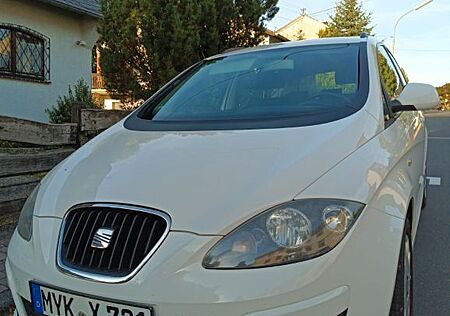 Seat Altea XL 1. Hand . Gepflegt. 8-fach bereift