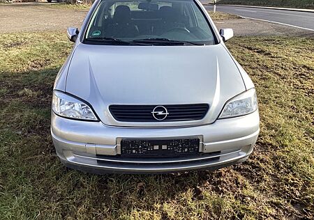Opel Astra 1.6 - Benzin 46.000 km