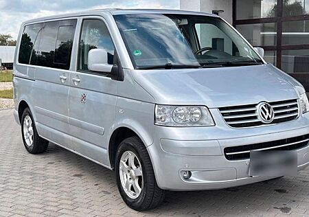 VW T5 Multivan Volkswagen 2,5 TDI