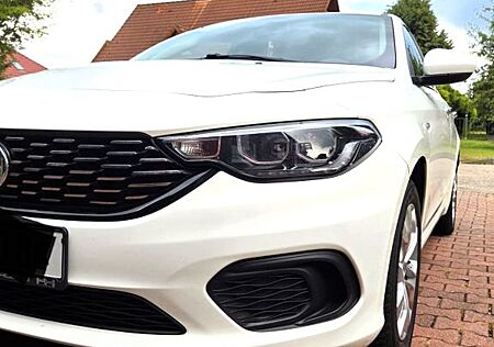 Fiat Tipo 1.4 16V EASY - Zuverlässig & Sparsam