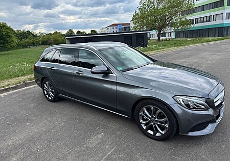Mercedes-Benz 220 C220