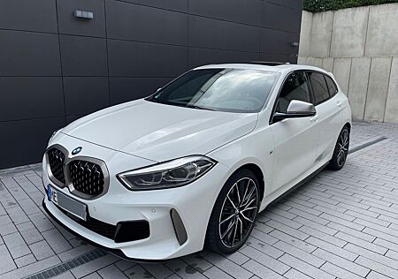 BMW M135i xDrive*Pano*Leder*H&K*8-Fach