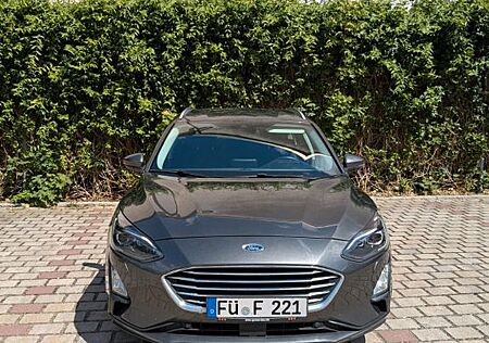 Ford Focus 1.5 EcoBlue Titanium Vollausstattung
