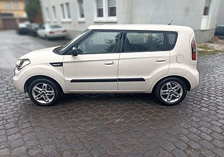 Kia Soul 1,6 GEPFLEGT MIT TÜV 125 PS FAHRBEREIT