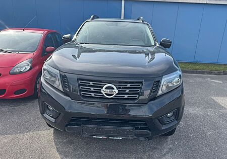 Nissan Navara NP300 N-Guard Double Cab 4x4 AHK 360°