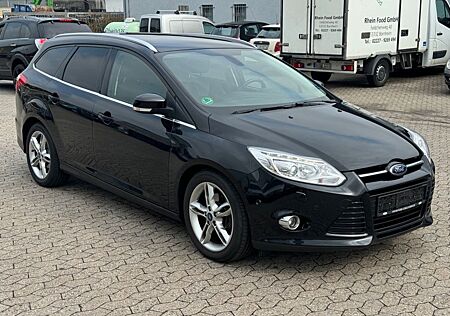 Ford Focus Titanium 2.0D 103kW Xenon Kamera TÜV NEU