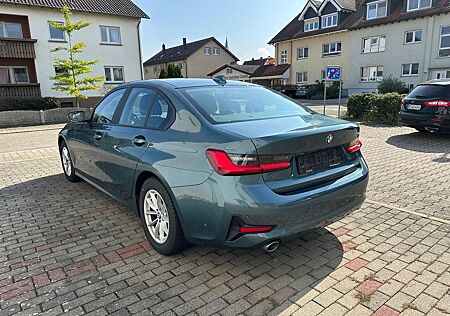 BMW 318 gebraucht kaufen BMW 318d Advantage Automatik HeadUp 360 Kamera