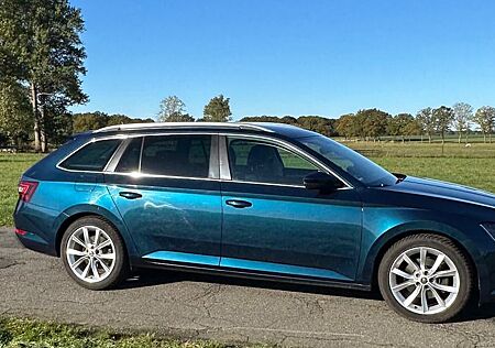 Skoda Superb 2.0 TDI DSGKamera, AHK, Apple, Xenon, DAB