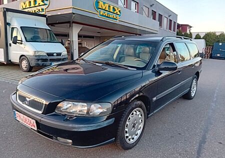 Volvo V70 2.4 T AWD. "orig. 188' km Tüv + ZR neu"