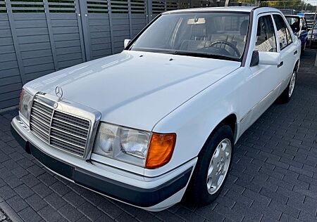Mercedes-Benz 200