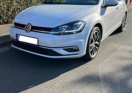 VW Golf Volkswagen VII 1.6 TDI LED ACC Kamera Massage