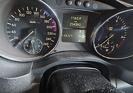 Mercedes-Benz R 350 -