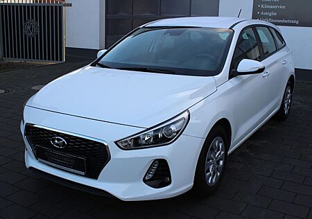 Hyundai i30 cw Select SPURHALTEASISSTENT,ALLWETTERREIFEN