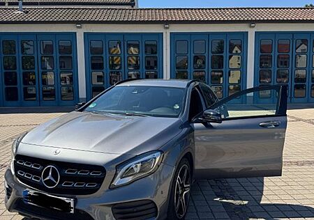 Mercedes-Benz GLA 250 AMG Line