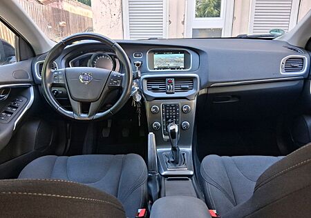 Volvo V40 T2 YOU! TÜV+INSPEKTION NEU! GARAGENFAHRZEU