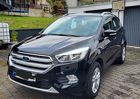 Ford Kuga 1,5 EcoBoost mit Herstellergarantie