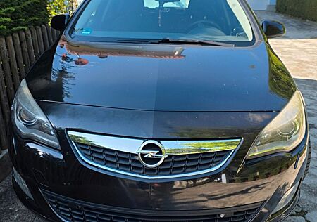 Opel Astra 1.4 Turbo Cosmo 140 PS