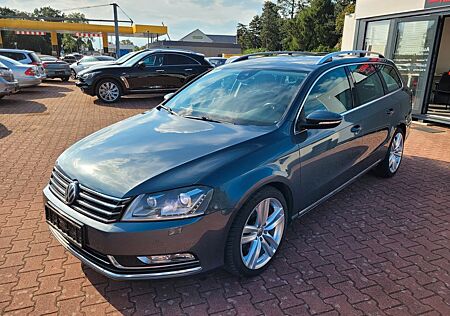 VW Passat Variant Volkswagen Passat Highline BlueMotion 4Motion*STANDHEIZUNG