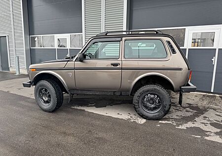 Lada Niva 4x4 Bronto