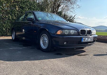 BMW 520i