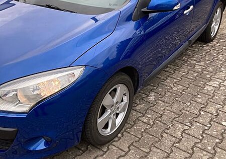 Renault Megane Dynamique 2.0 16V 140 CVT