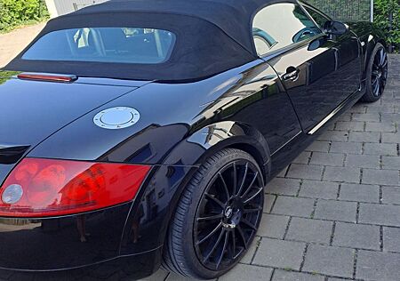 Audi TT Cabrio Youngtimer 1.8T/ 110 kW - einwandfrei