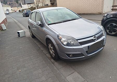 Opel Astra 1.6 Twinport 77kW -