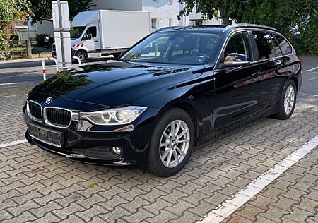 BMW 320d TOURING*AUTOMATIC*PANOR*NAVI*KLIMA*BI-XENON