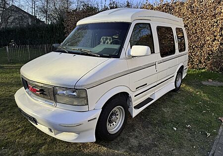 GMC Safari