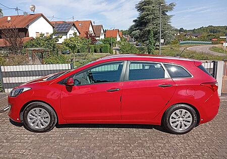 Hyundai i30 CW 1.4 Kombi/PDC/Klima/RFK/NAVI-TS/NR/TÜVneu