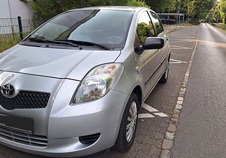 Toyota Yaris 1,0-l-VVT-i -
