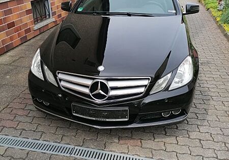 Mercedes-Benz E 200 Cabriolet CGI BlueEFF. ELEGANCE ...