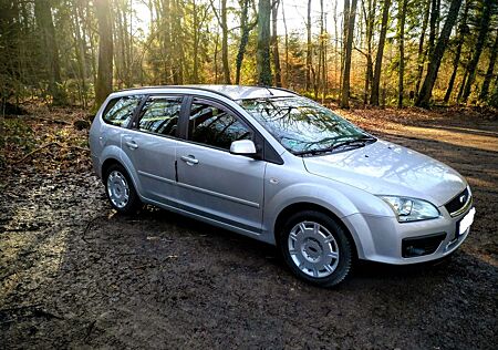 Ford Focus Turnier 1,6TDCi 80KW Ghia Mega Ausstattung