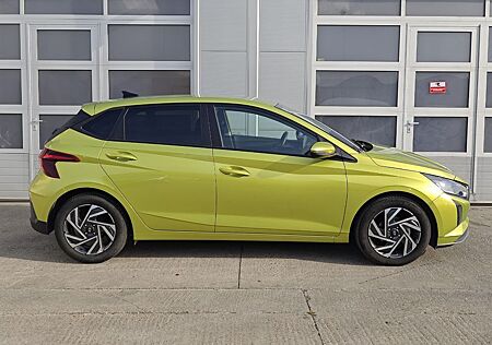 Hyundai i20 1.0 T-GDI 74kW Family Drive Mode Kamera Shzg