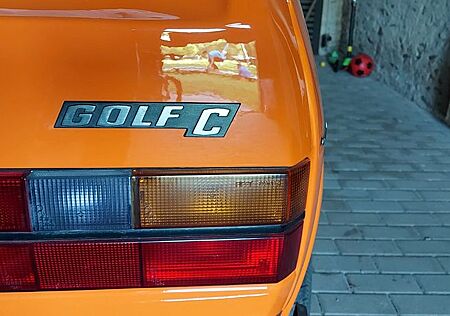 VW Golf Volkswagen 1