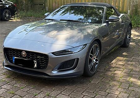 Jaguar F-Type P300 R-DYNAMIC