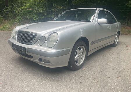 Mercedes-Benz 220 cdi