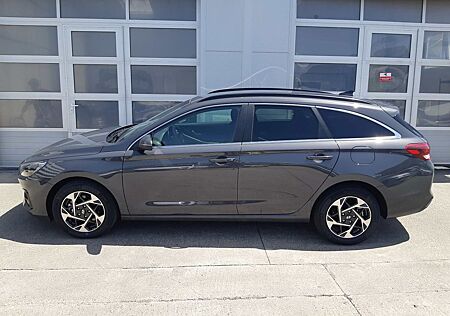 Hyundai i30 cw 1,5T-GDi MHEV 103kW(140PS) 7DCT FAMILY